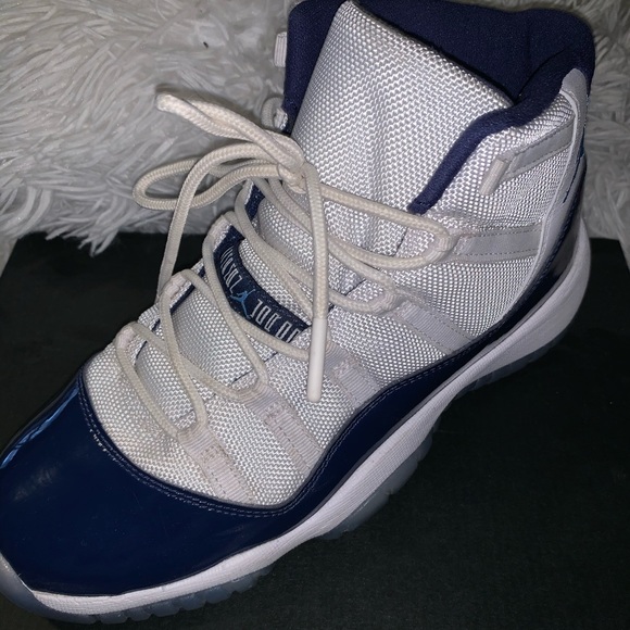 Jordan 11 retro UNC - Picture 2 of 6